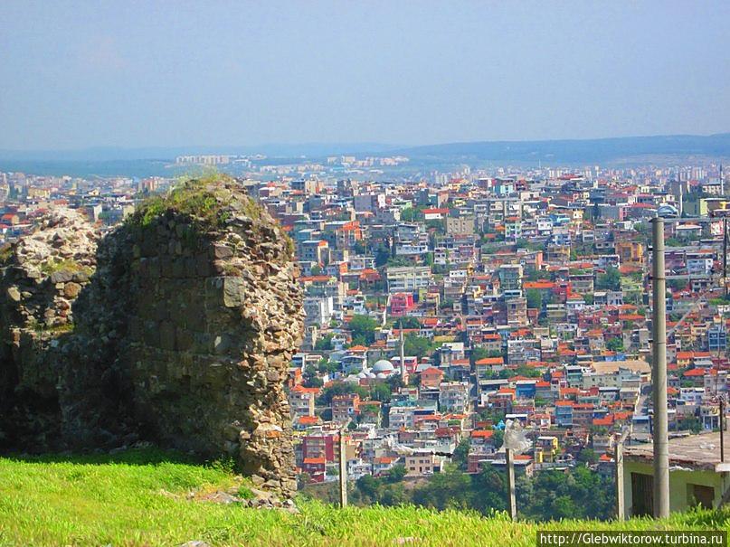 Измир: руины и холм Измир, Турция