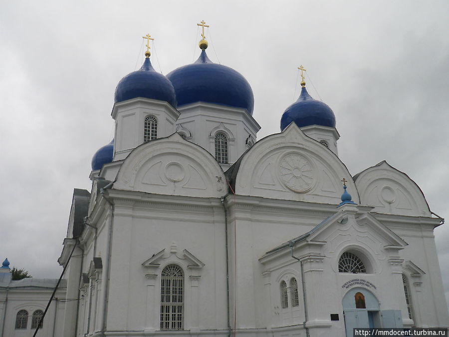 Сбор Свято-Боголюбского женского монастыря поражает своими размерами Боголюбово, Россия