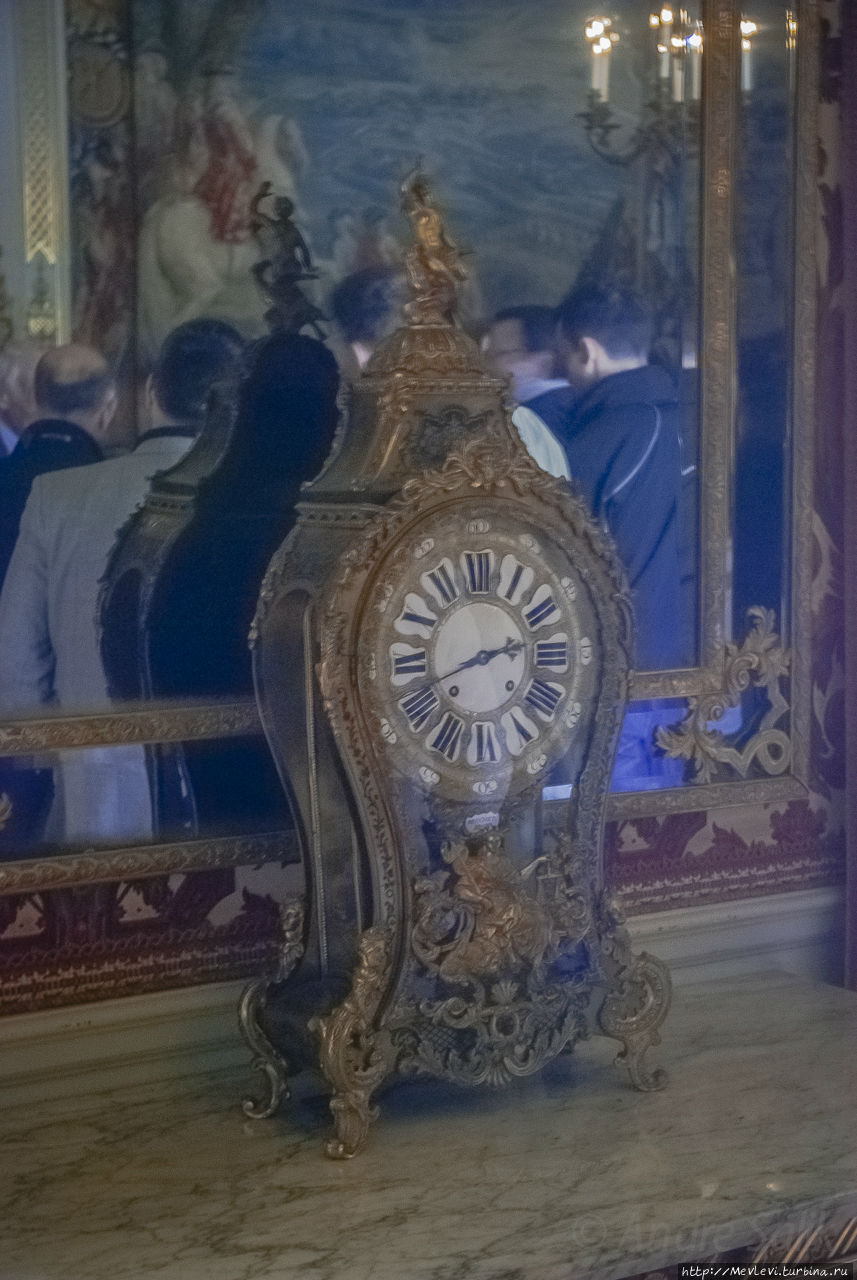 У Бленхеймского двореца внутри Вудсток, Великобритания