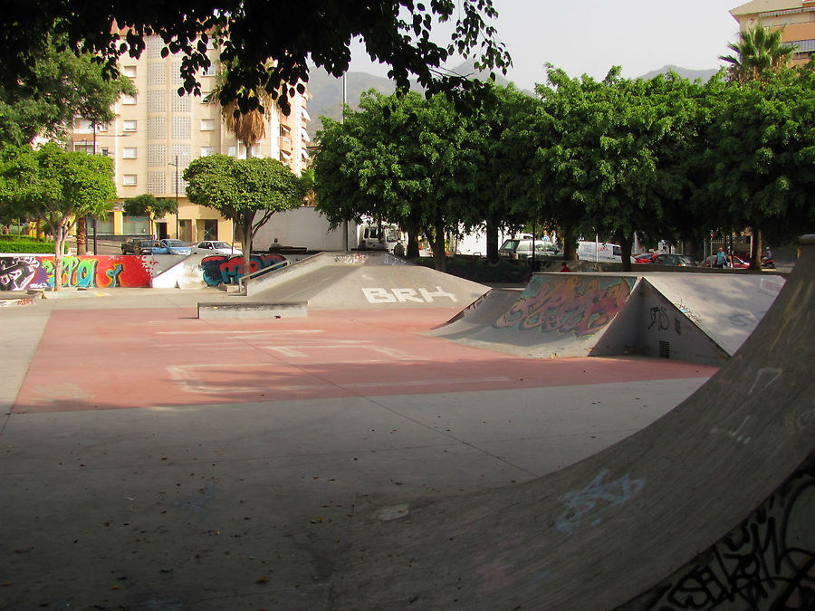 любителям скейтбордов и байков тут весело Марбелья, Испания