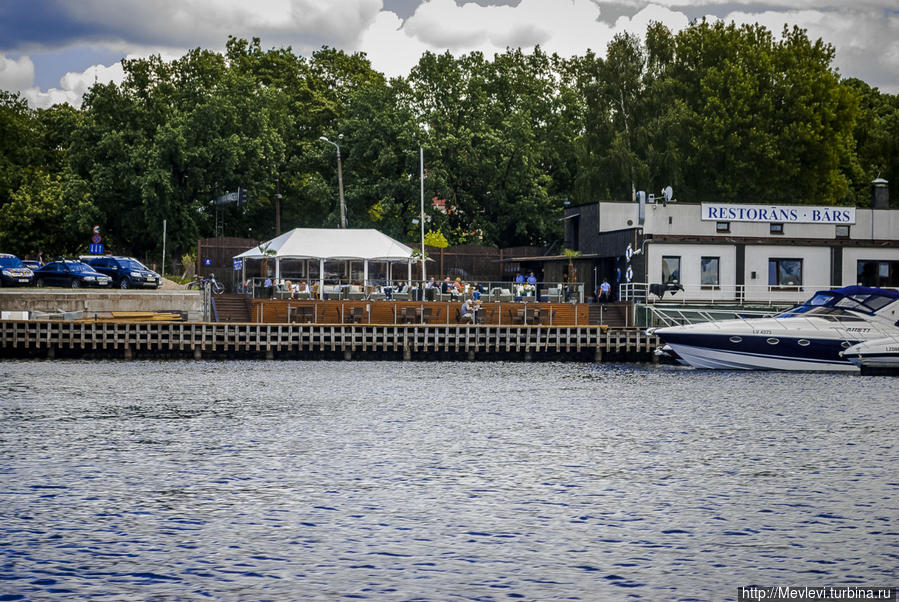 Яхтклуб с воды Рига, Латвия