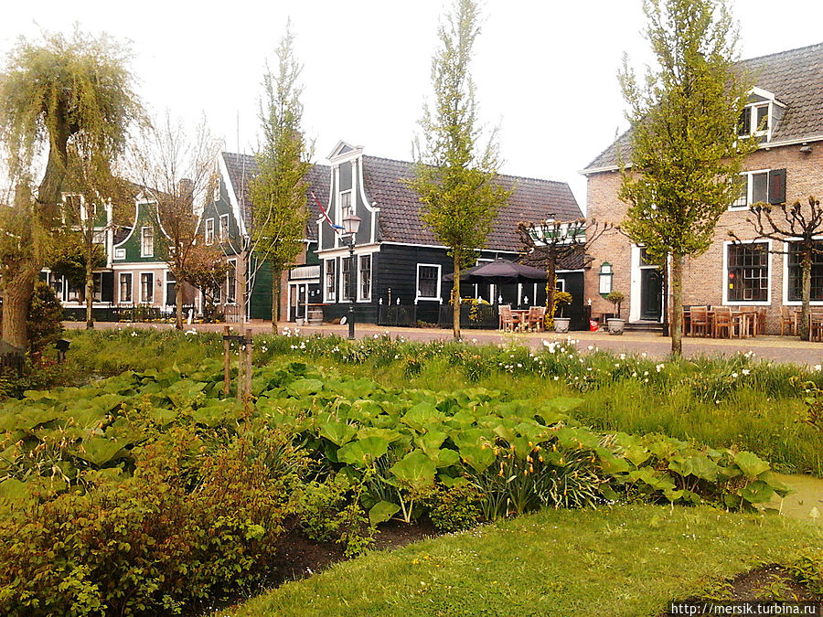 Зансе-Сханс: цивилизованная деревушка на берегу реки Заан Зансе-Сханс, Нидерланды