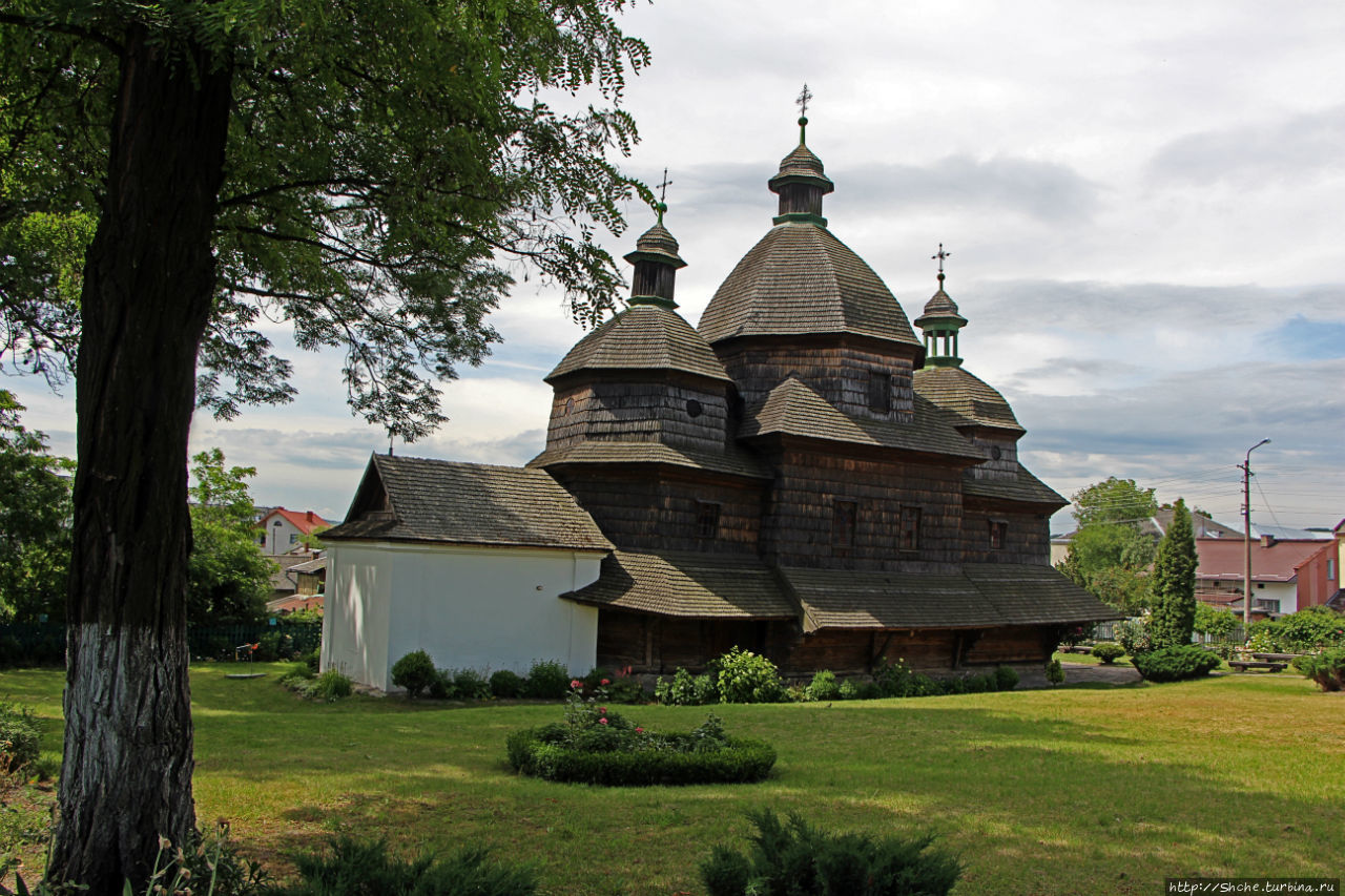 Троицкая церковь Жолква, Украина