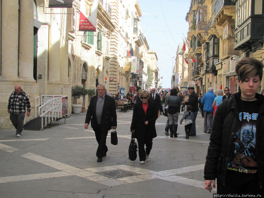 Валлетта. Магазинная улица. Мальта