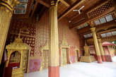 Храмовый комплекс Ват Сене Сук Харам. Здание Wat phra chao pet soc. Портик сима. Фото из интернета