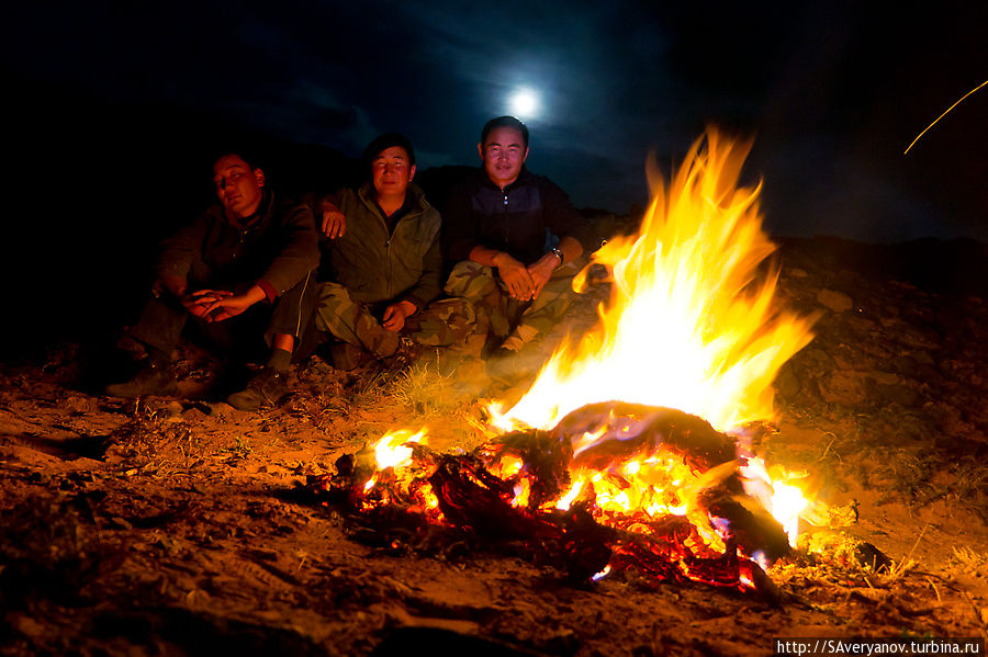 Ночь в Нэмэгэтинской котловине Южно-Гобийский аймак, Монголия