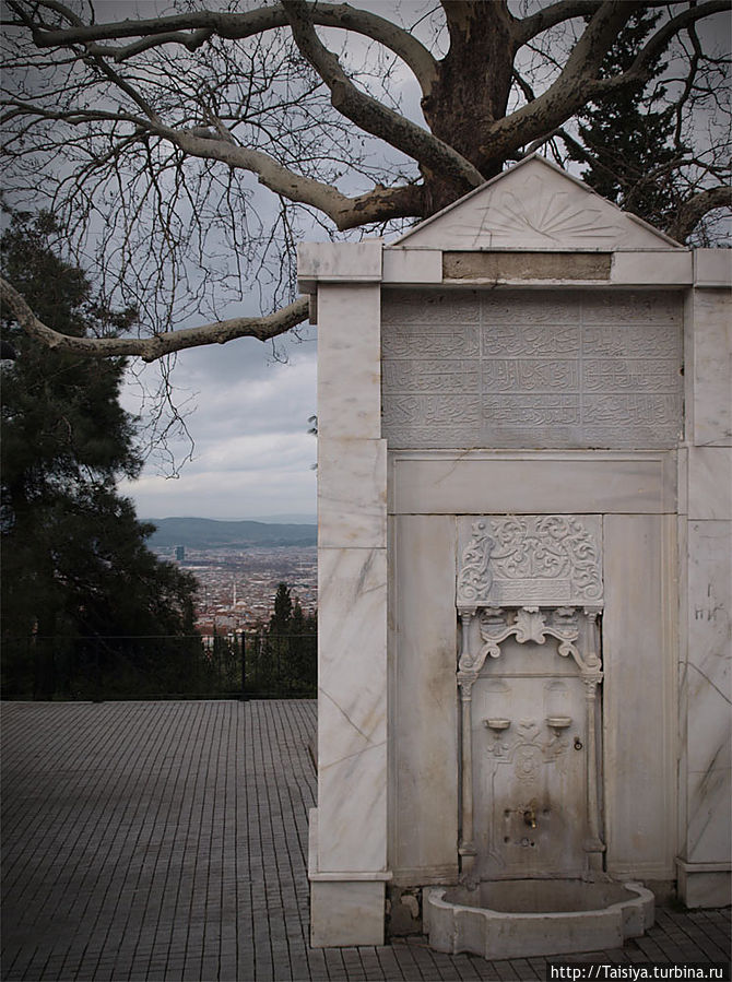фонтанчик рядом с Emir Sultan Бурса, Турция