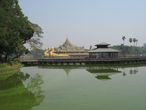 Озеро Kandawgyi Lake и ресторан Каравейк