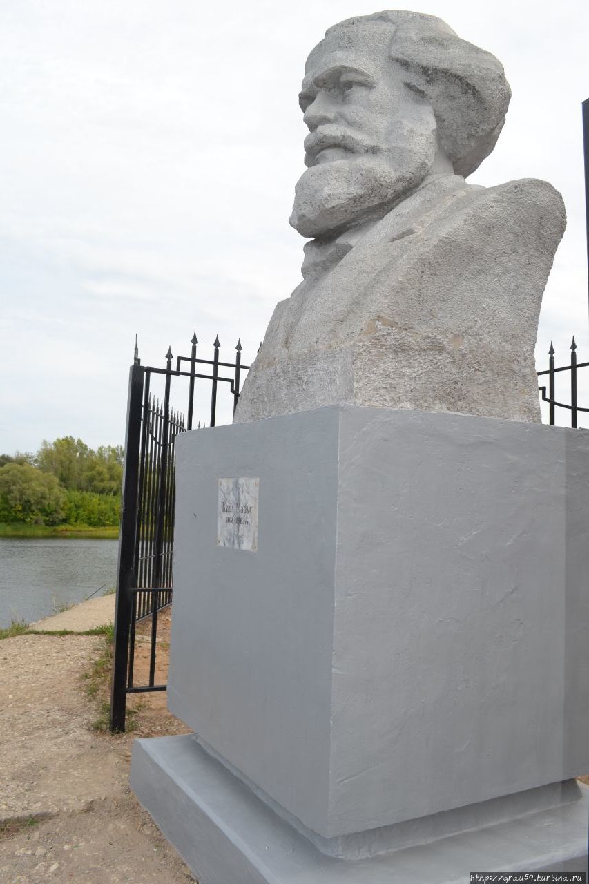 Памятник Карлу Марксу Маркс, Россия