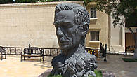 Памятник поэту Алиаге Вахиду