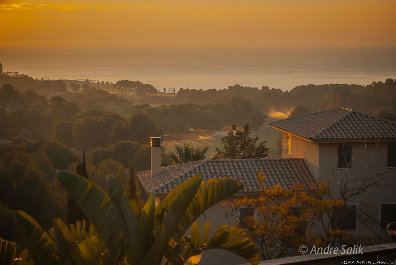 Февральское утро на Средиземном Ситжес, Испания