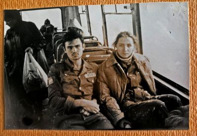 я и командир Лариса в автобусе в Новом Уренгое
