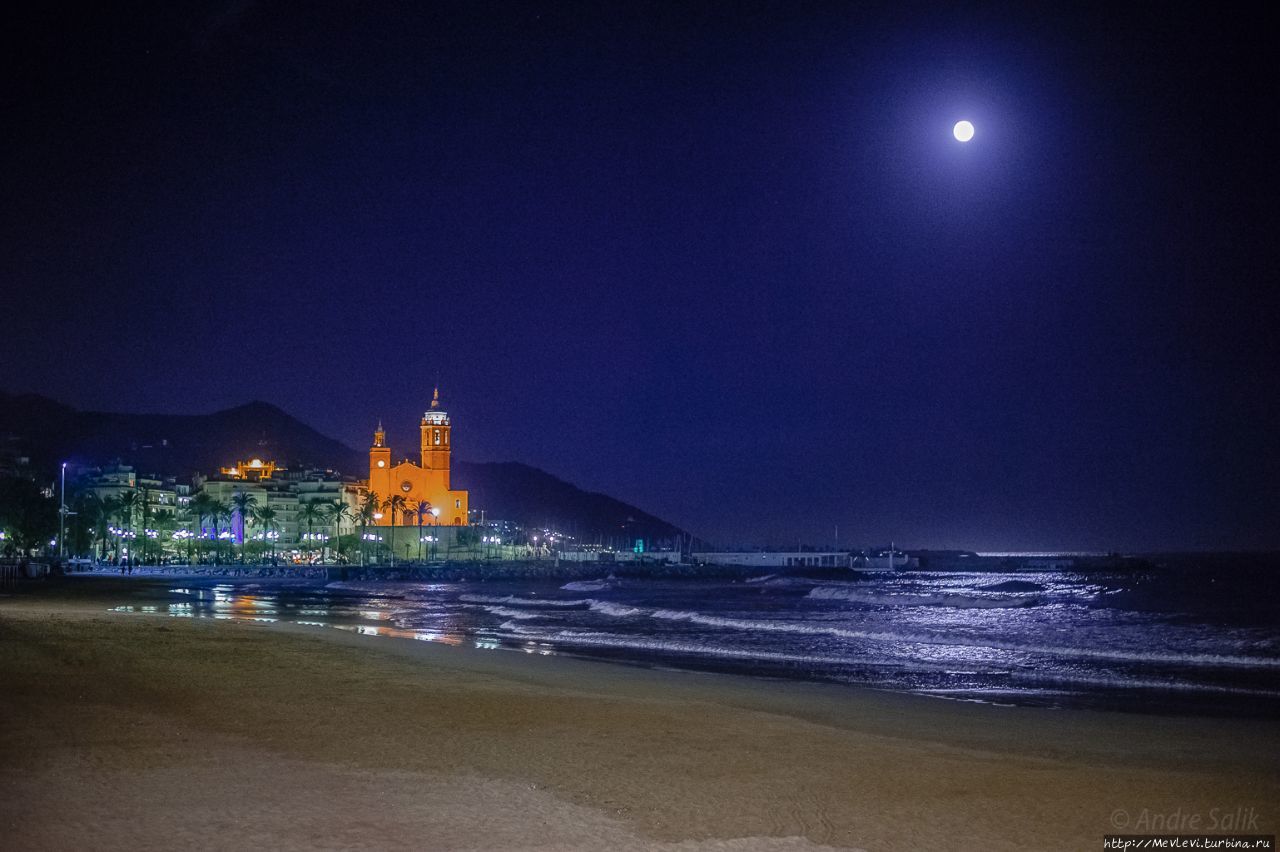 Вечер. Ситжес. Прибой Ситжес, Испания