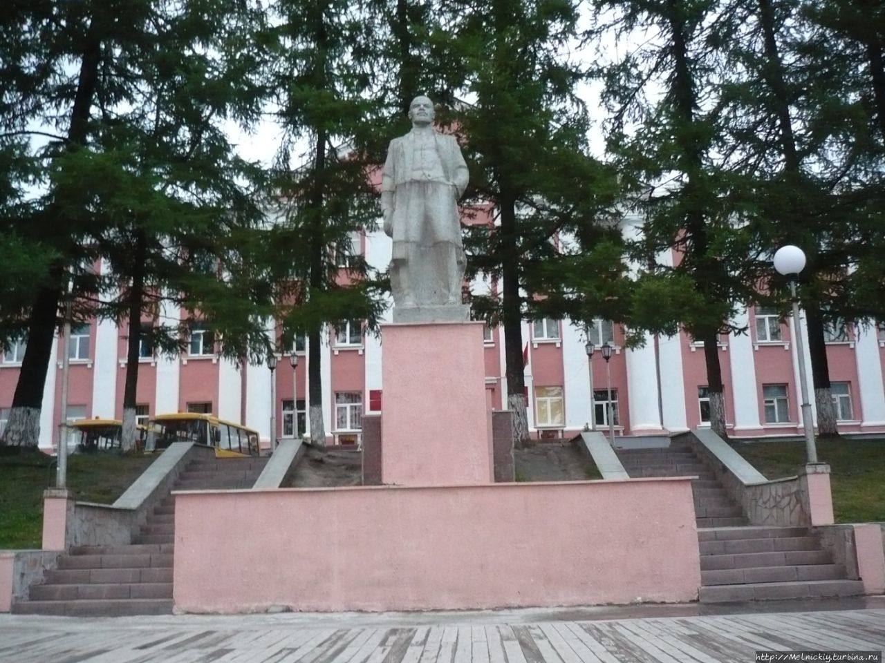 Памятник В.И. Ленину / Monument to V.I. Lenin