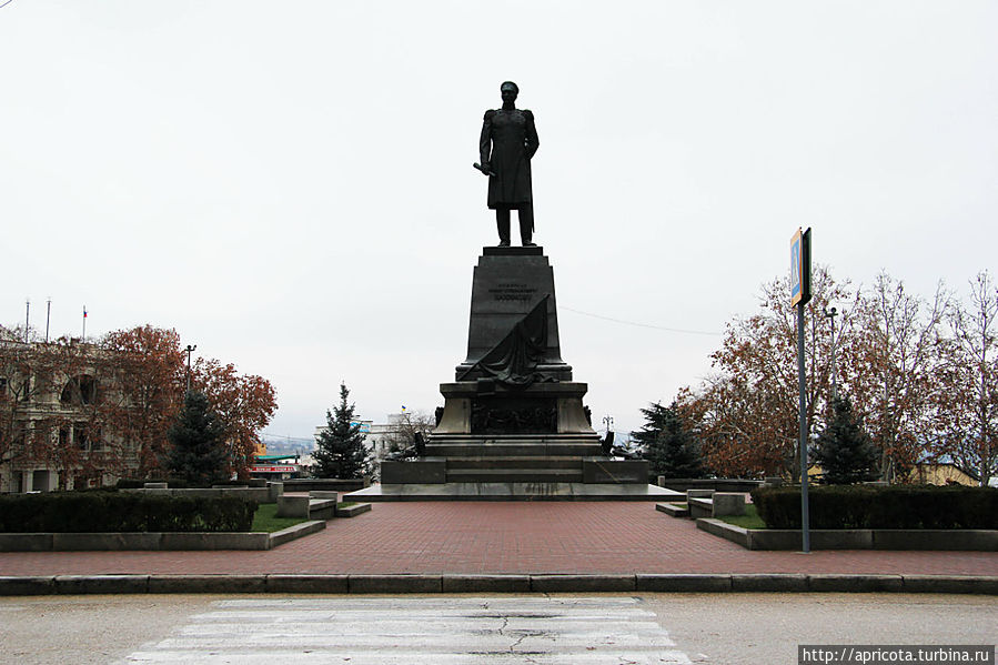 площадь Нахимова, памятник адмиралу П.С.Нахимову Севастополь, Россия