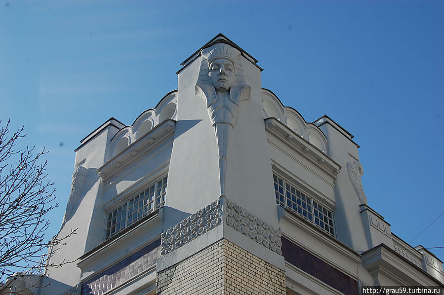 Особняк Скворцова (ул. Е.Ф. Григорьева 49).Детали, включая сфинкса