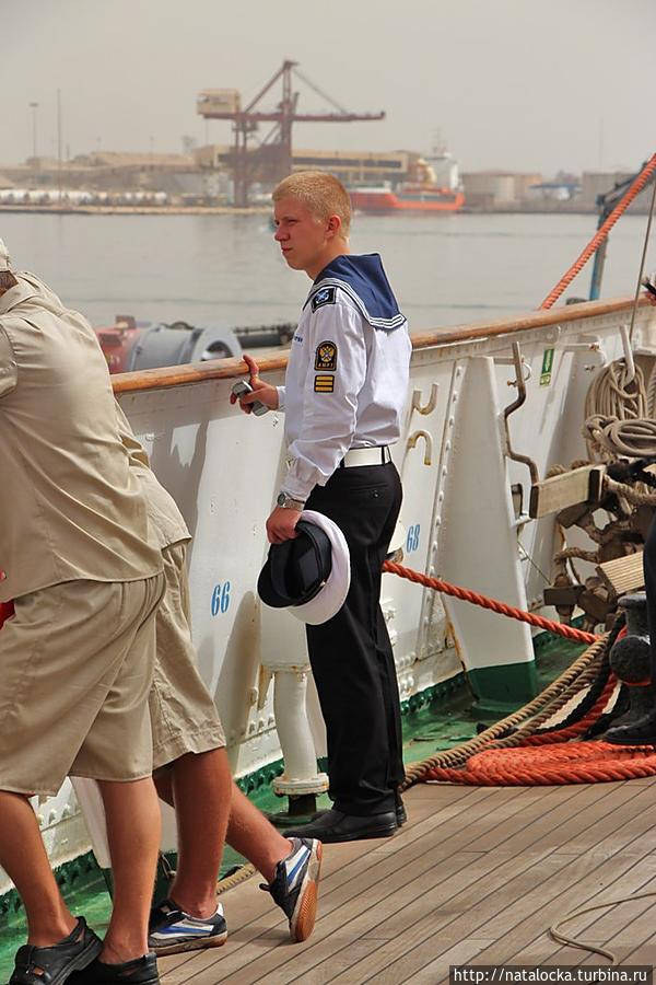 Барк Седов. Как встречают корабли... Дакар, Сенегал