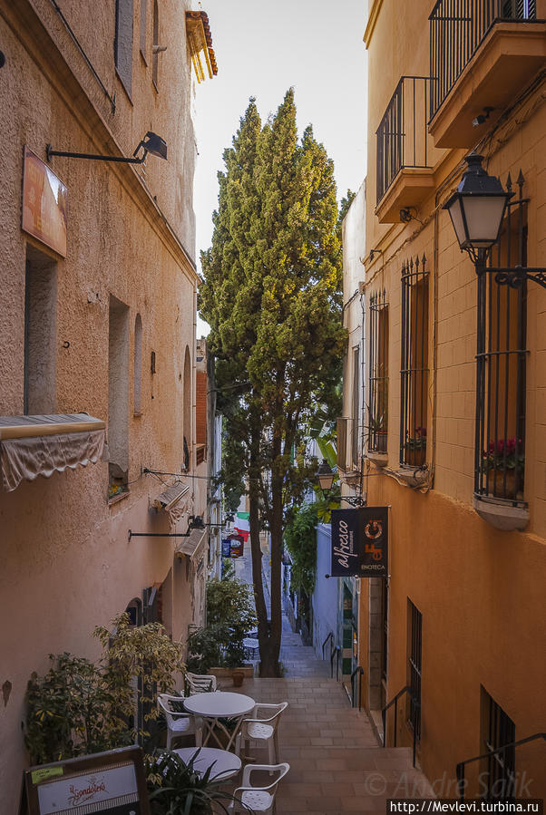 Неспешная прогулка. Вечерний Ситжес Ситжес, Испания