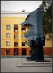 А вот и пример весьма добротного советского монументального искусства в Старом городе — памятник борцам за установление Советской власти в Самаре 