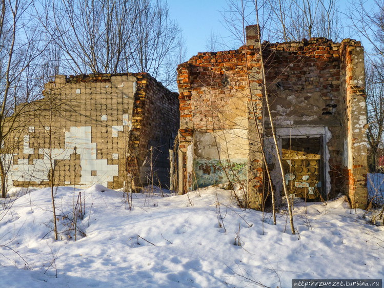 Развалины столовой