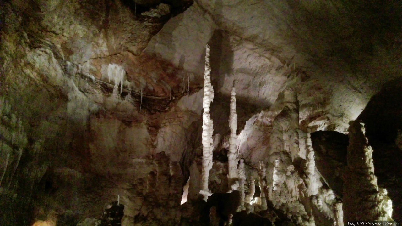 Пещеры Фразасси Фабриано, Италия