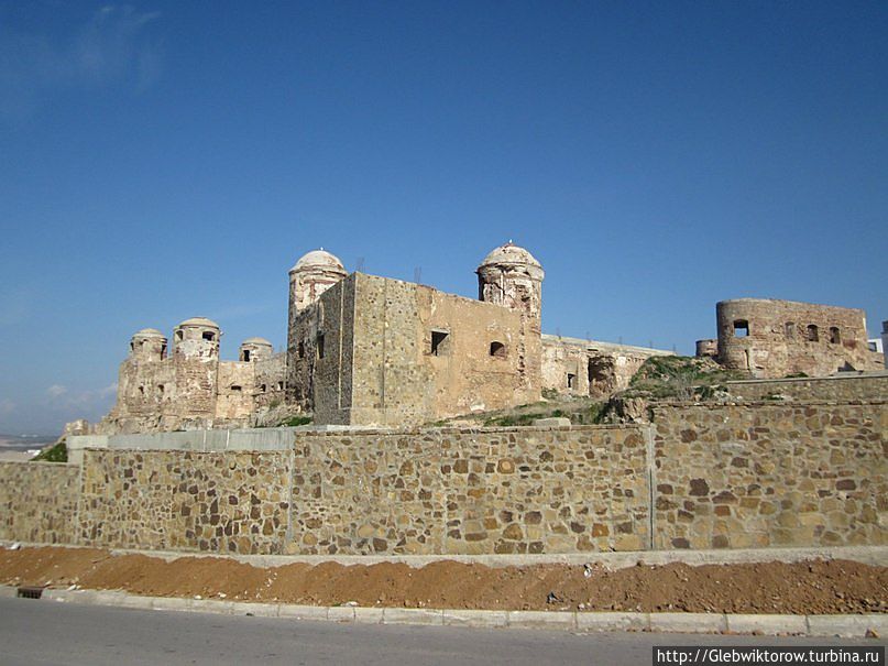 Город Ларач. Крепость Ларач, Марокко