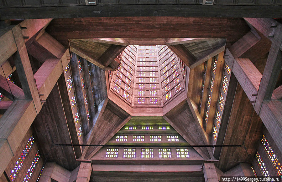 Собор Св.Иосифа. Рукотворное чудо из стекла, бетона и стали Гавр, Франция