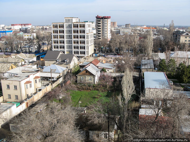Вид на район. Это был март месяц. Бишкек, Киргизия