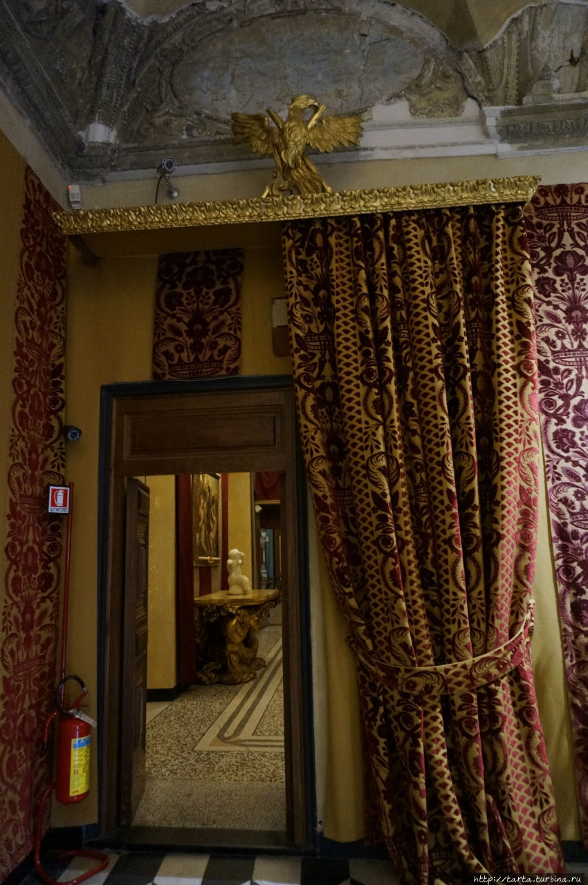 Один на один с княжеской резиденцией Генуя, Италия