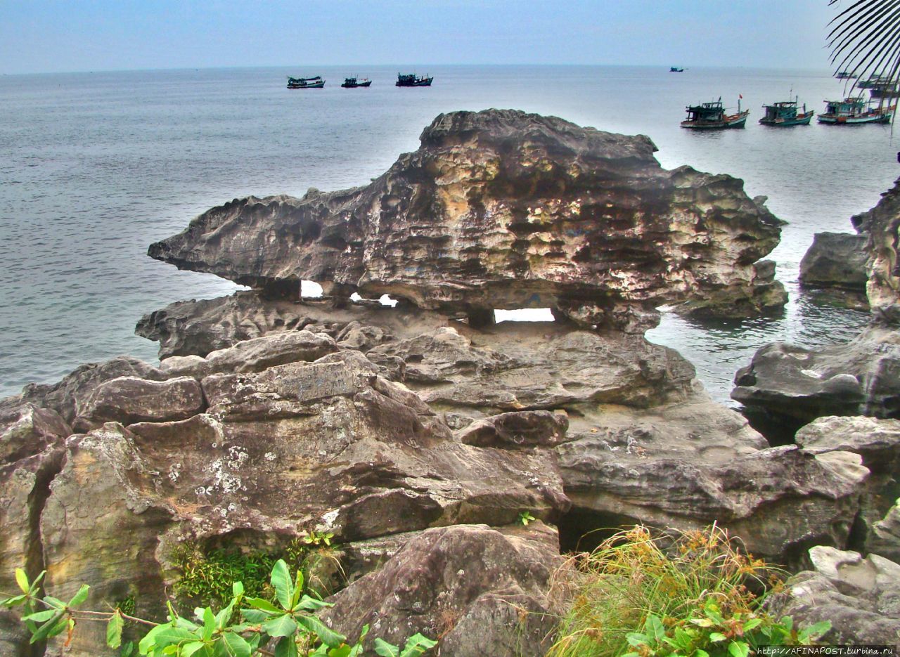 Скалы и мыс Динь Кау Остров Фу Куок, Вьетнам