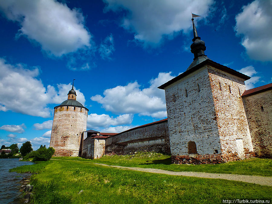 Белозерская и Поваренная башни Кириллов, Россия