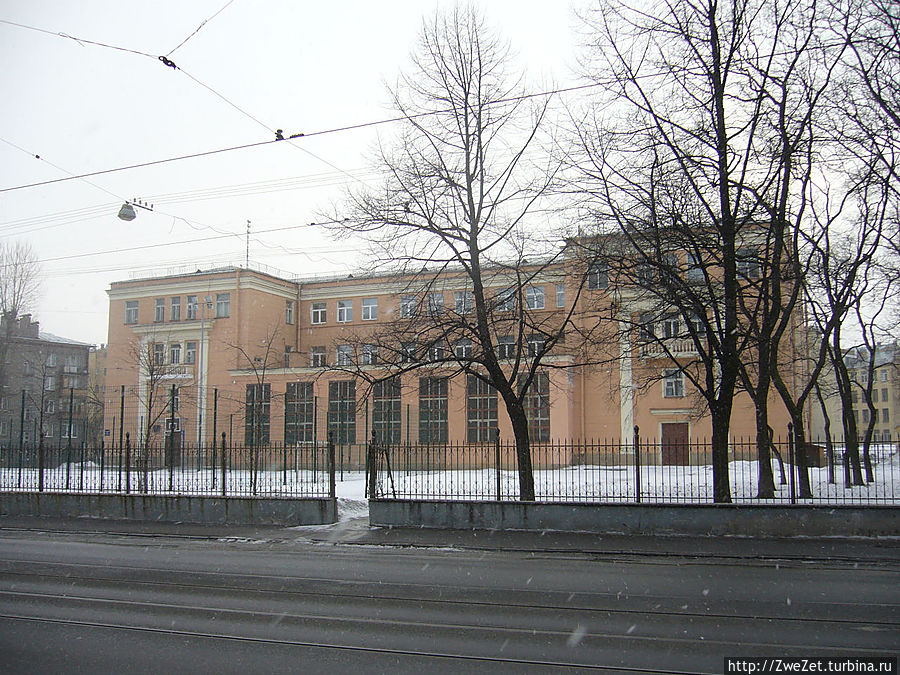 типовое здание школы (30-е годы ХХ века) Санкт-Петербург, Россия