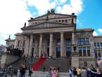 Концертный зал (нем. Konzerthaus Berlin), ранее Берлинский драматический театр (нем. Schauspielhaus Berlin)
