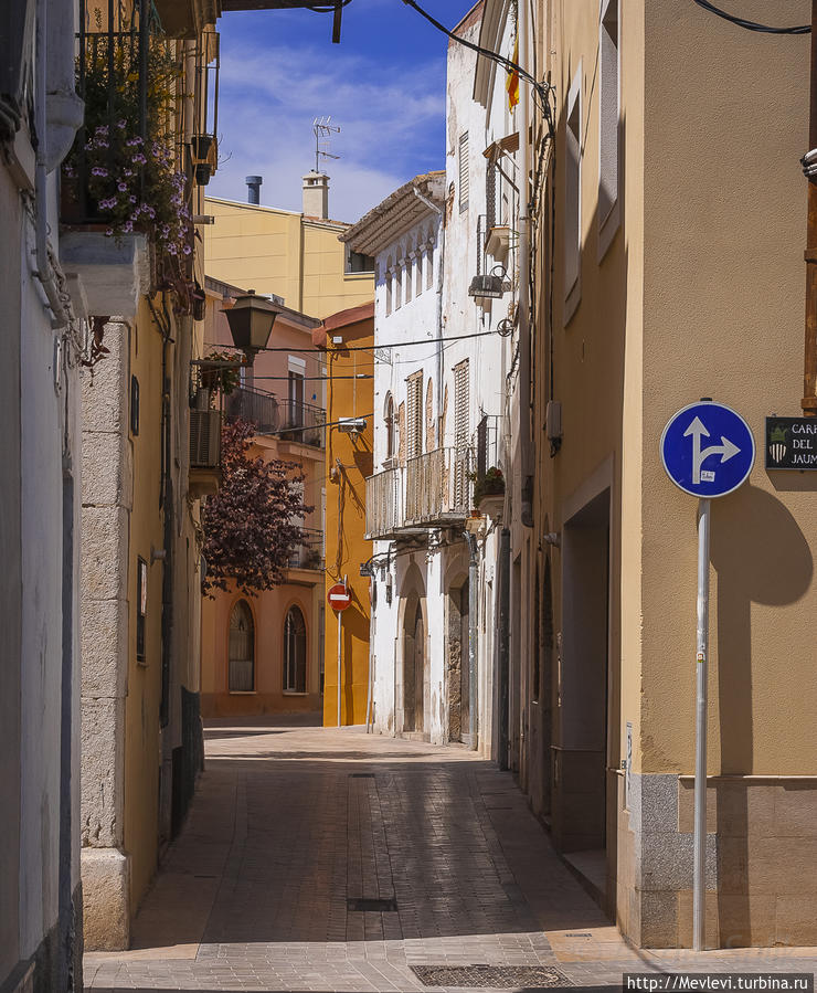 Симпатичный городок в Каталонии Виланова-и-ла-Жельтру, Испания