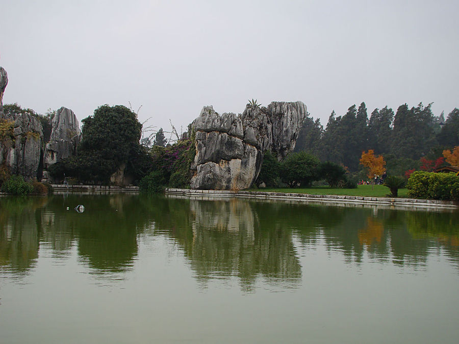 Осень в Каменном лесу Куньмин, Китай