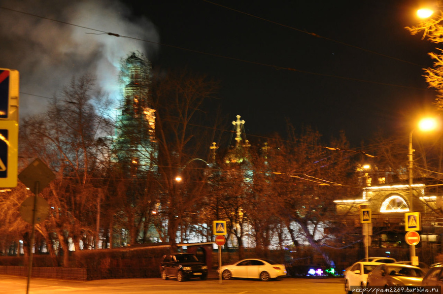 Горит колокольня Москва, Россия