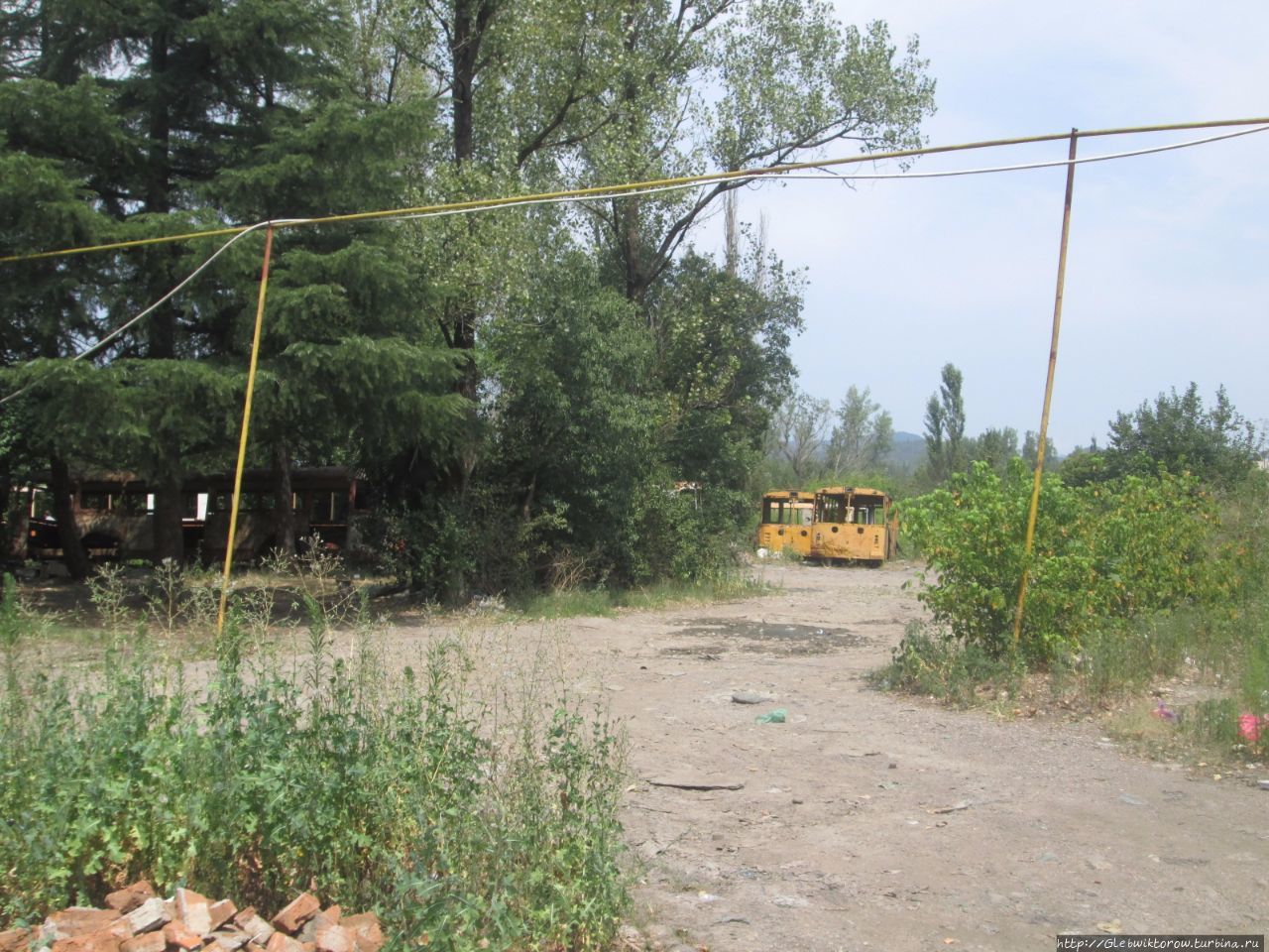 Прогулка в заброшенное троллейбусное депо Кутаиси, Грузия