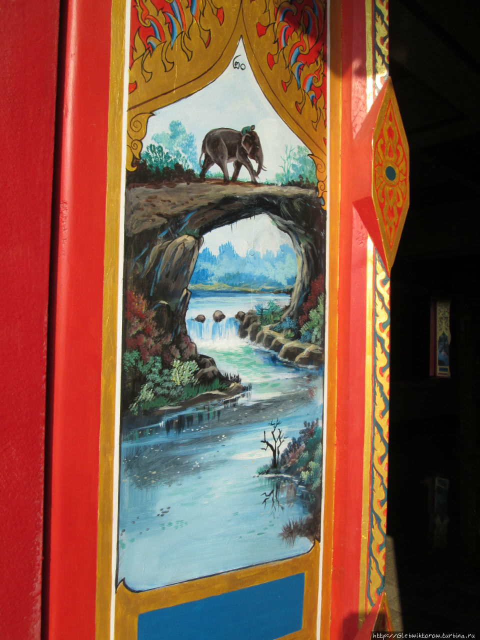 Осмотр монастырской живописи Кхон-Каен, Таиланд