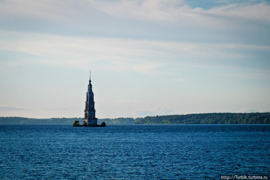 А колокол всё гудит... которого нет давно Калязин, Россия