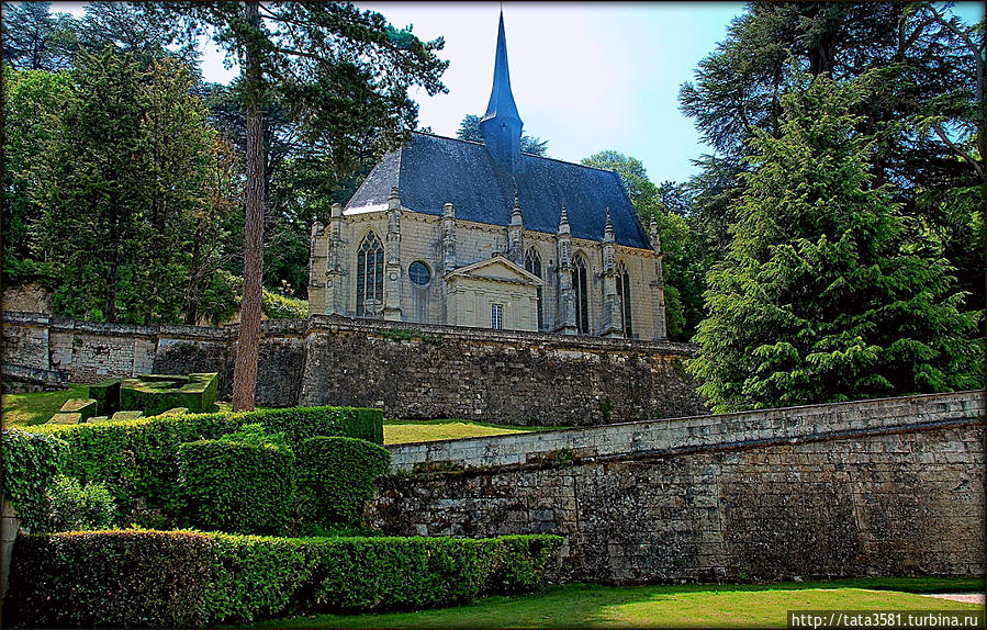 Готическая церковь Риньи-Усе, Франция