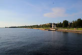 Водица в Онежском озере, мягко говоря, прохладная  ... ух, даже летом.