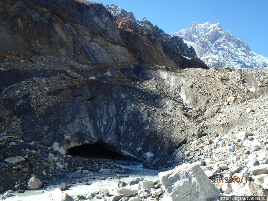 ледник Чалаади, истоки реки Местиачала 
GPS 1833 м  43 07.128   042 43.406
