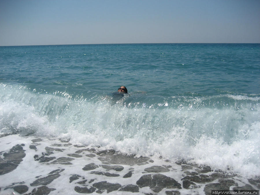 волны и голубая вода Акамас полуостров Национальный Парк, Кипр