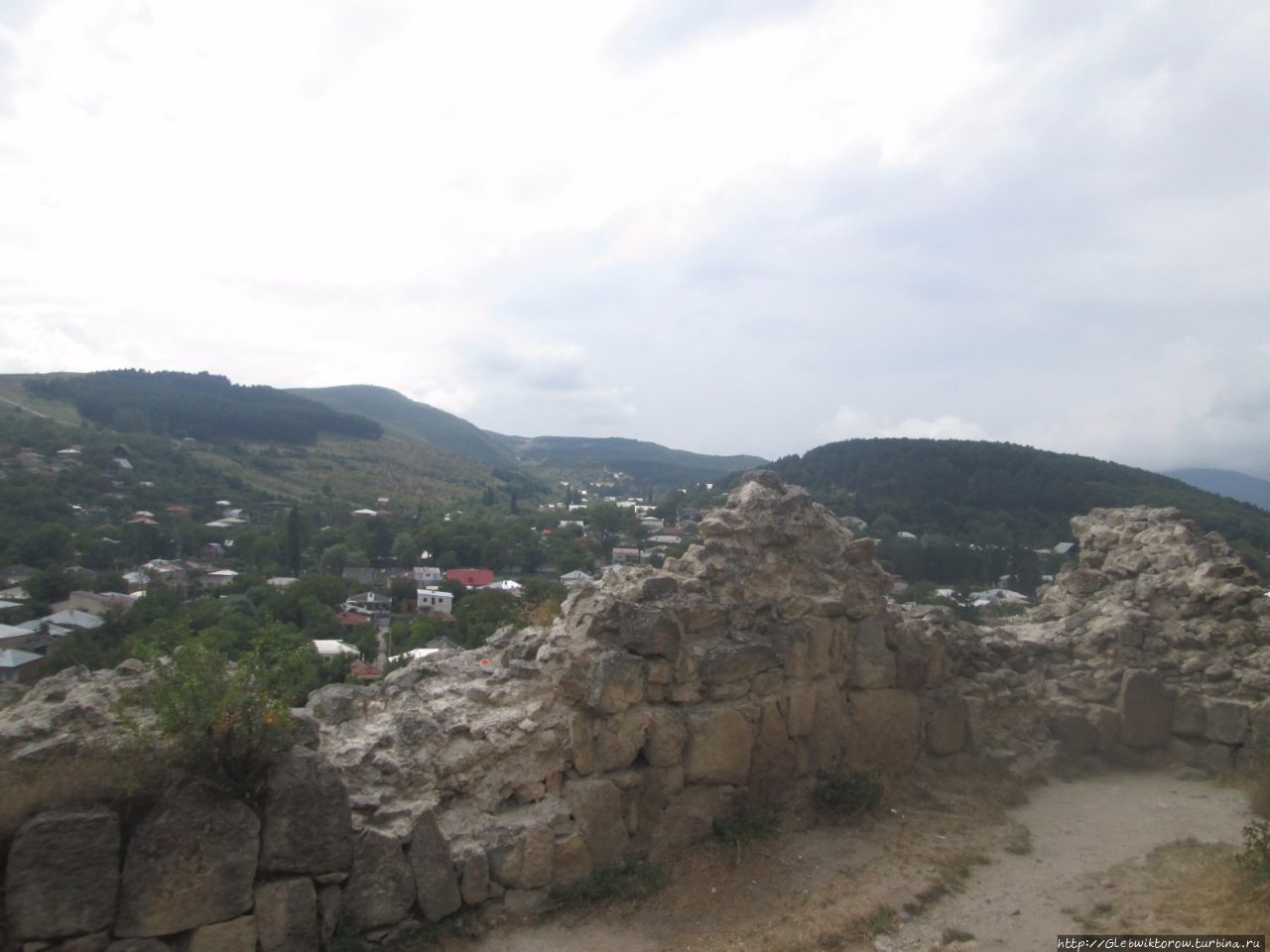 Экскурсия по Сурамской крепости Сурами, Грузия