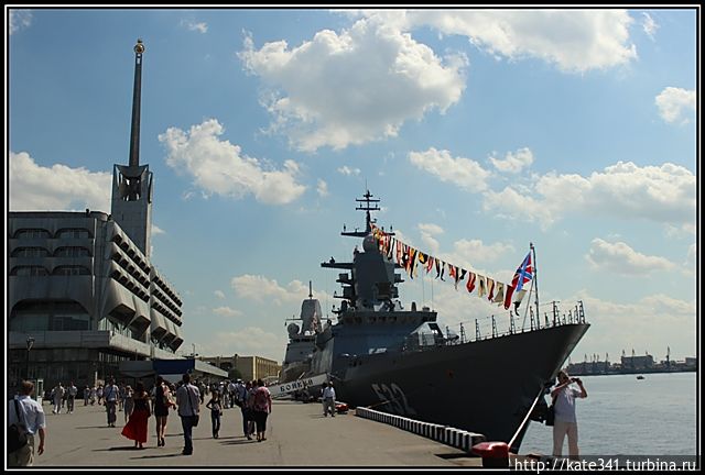 Военно-морской салон 2013 или «Любите девушки…» Санкт-Петербург, Россия