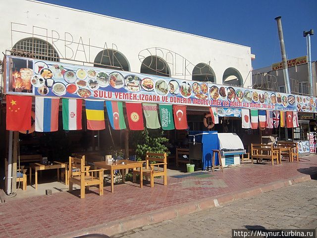 Ресторан напротив паромной переправы в Ташуджу. Кирения, Турецкая Республика Северного Кипра