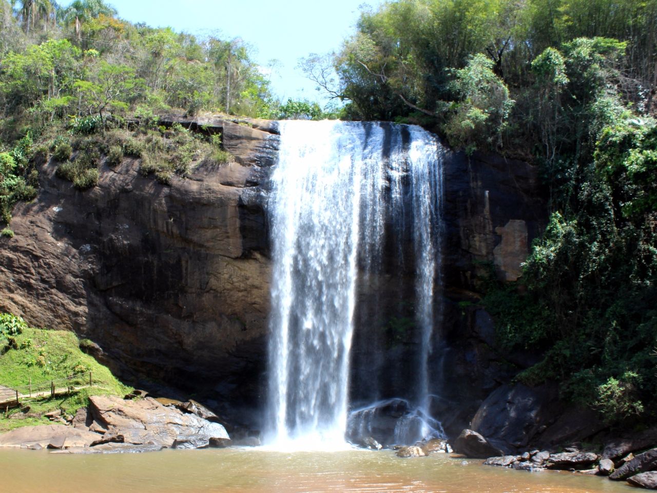 Большой водопад Лагоиньи Лагоинья, Бразилия