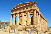 Самый хорошо сохранившийся греческий храм
