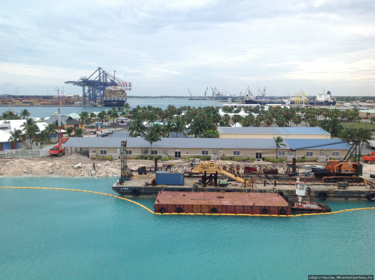 Багамский порт.