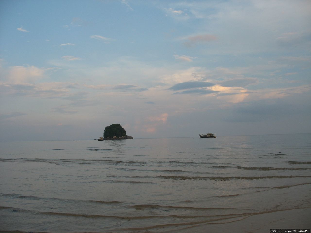 Пляж отеля Berjaya Tioman Beach Пулау-Тиоман, Малайзия